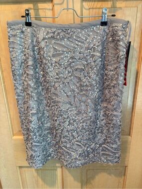 Cachet Silver-Gray Sequin Lace Pencil Skirt